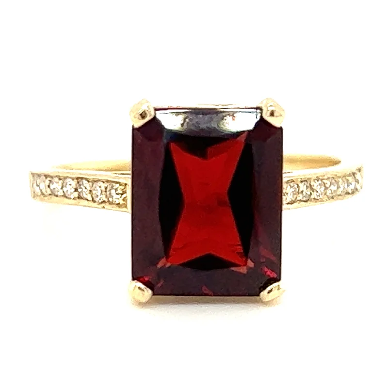 3.50ct Earth Grown Radiant Cut Garnet with 0.10ct Diamond in Yellow Gold