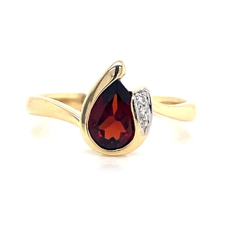 9ct Yellow Gold Earth Grown Pear Cut Garnet And Diamond Ring