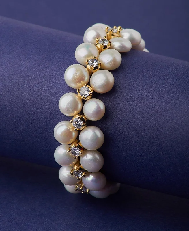 Gorgeous Gold Pearl Bracelet