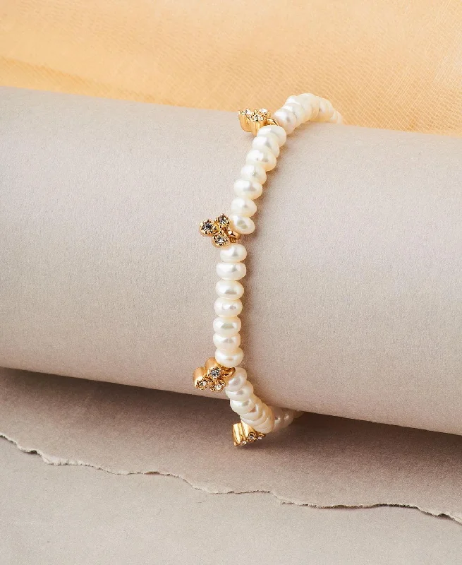 Pretty White Pearl Bracelet