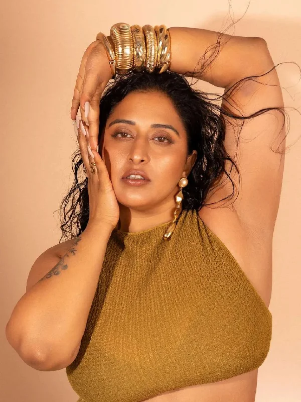 Raja Kumari In Golden Tunnel Bracelet