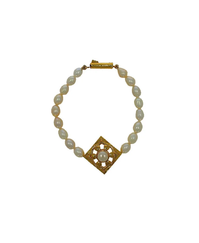 Trendy Pearl Bracelet